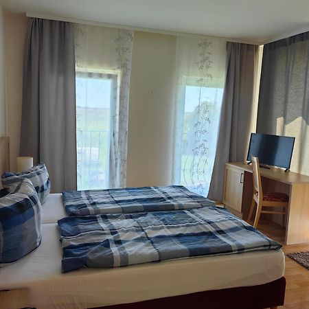 Landhotel Kreien Екстериор снимка